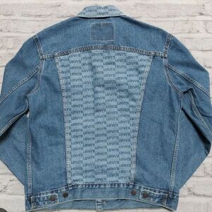 NWOT Levi’s Denim Jacket